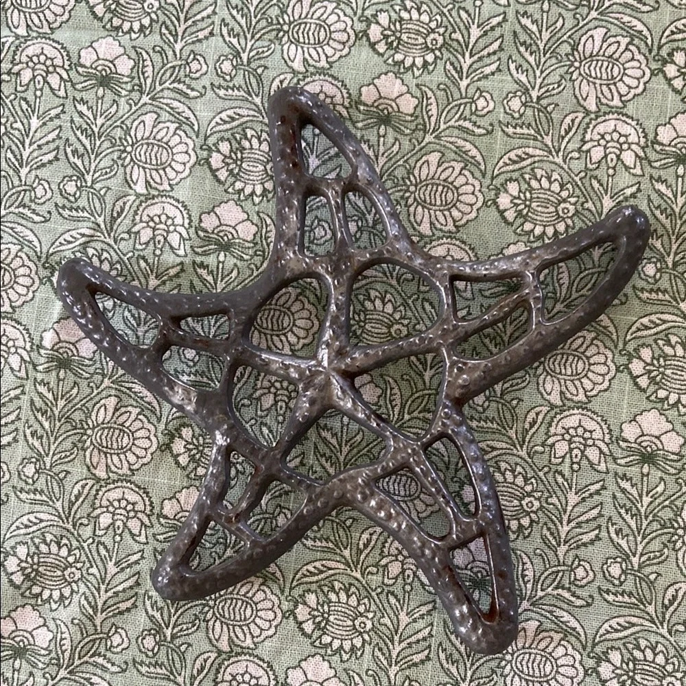 Coastal Shell/Starfish Hand Towels and Kitchen Decor.